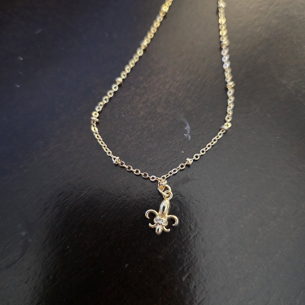 Gold Fleur-de-Lis Pendant Necklace - Women Jewelry